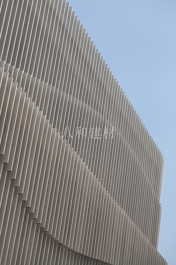 上海綠地創(chuàng)新產業(yè)中心 - 外墻鋁方通3